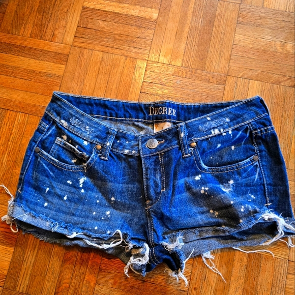 Decree Jean Shorts - Picture 1 of 4